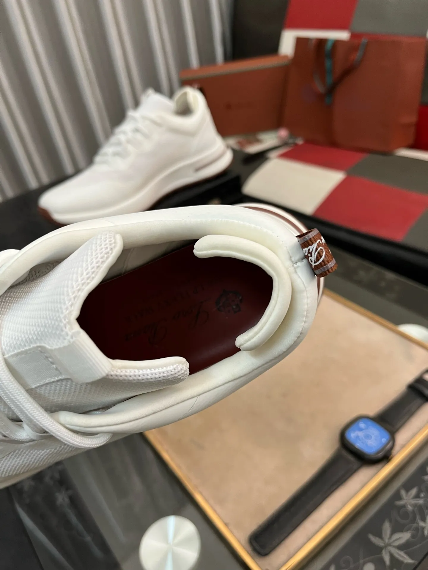 Men's men's shoes💰560⌚️⌚️LoroPiana/Noyo Piana WeekendWalk men's new thick-soled sports shoes, LP lace-up casual shoes that are as comfortable as clouds! The upper is made of cowhide leather, highlighting the sporty style. The lightweight sole adds a touch of modernity to the shoe. Counter original box packaging with dust bag!  Size: 38-449️⃣Colors available